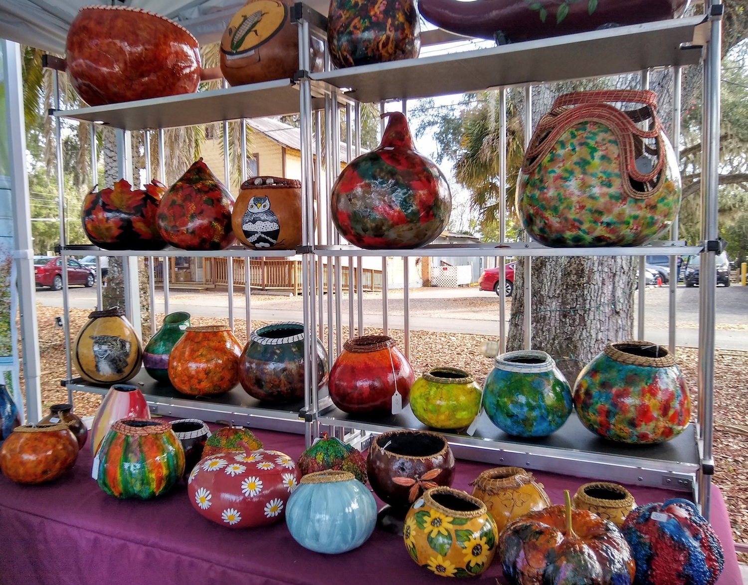 Gourd art by Susan Davis from Sylva, North Carolina.  WHOISJOHNGALT VIA WIKIMEDIA COMMONS |
 CC BY-SA 4.0
