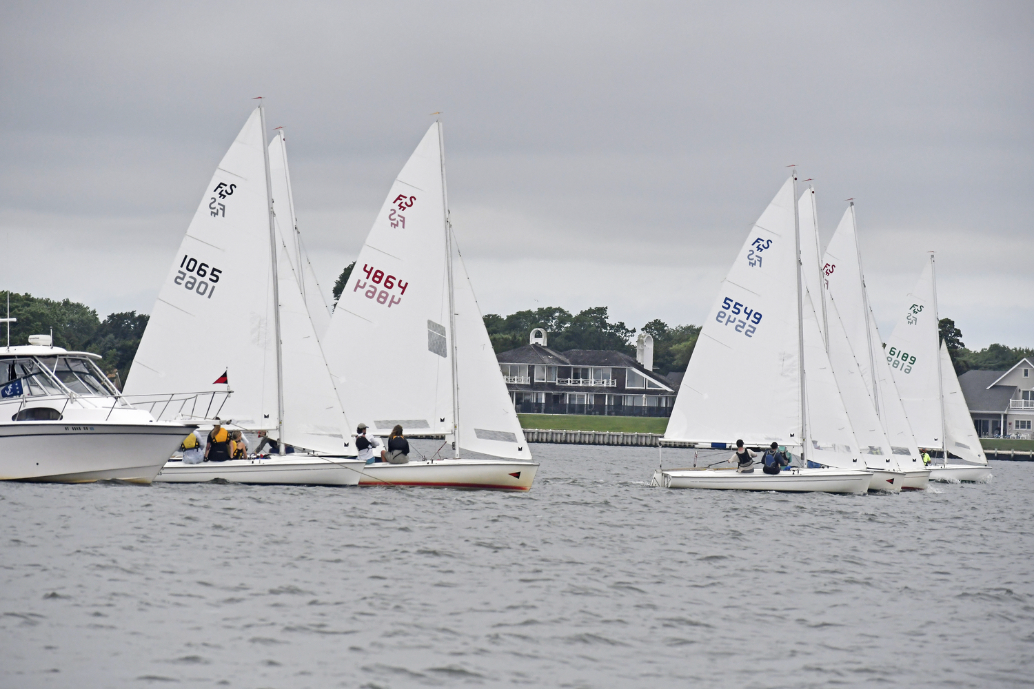 The start of the first race of the day.  DREW BUDD