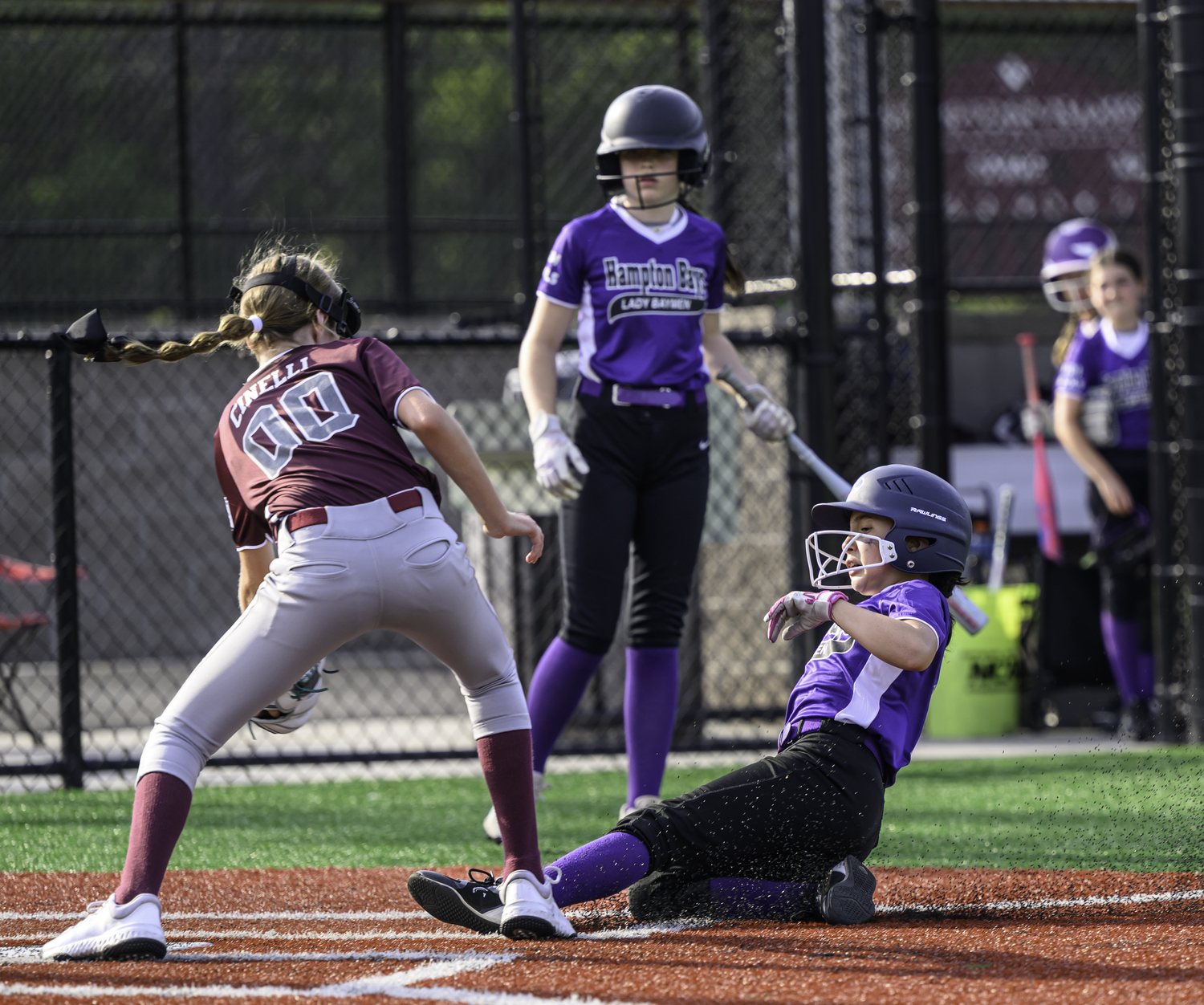 Vivian Rozzi tries to score for Hampton Bays.  MARIANNE BARNETT