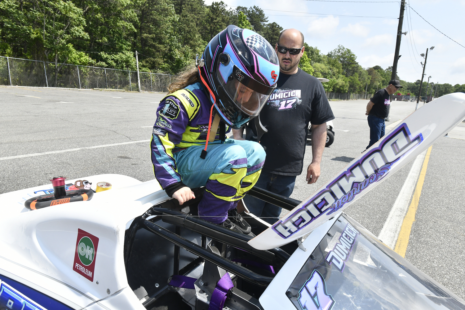 Scarlett Dumicich get into her car.  DANA SHAW