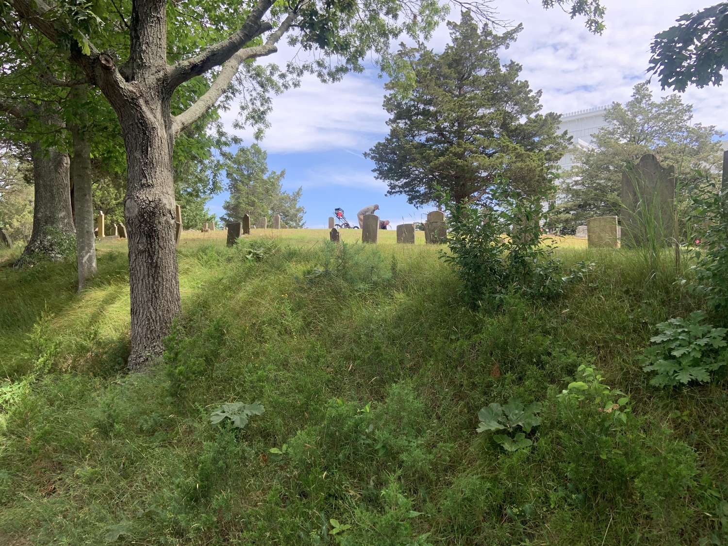 Len Strozier of Omega Maping and Randy Croxton of the Sag Harbor Historical Museum worked with ground penetrating radar to help pinpoint the location of a British Revolutionary War fort next to the Old Whalers' Church. STEPHEN J. KOTZ