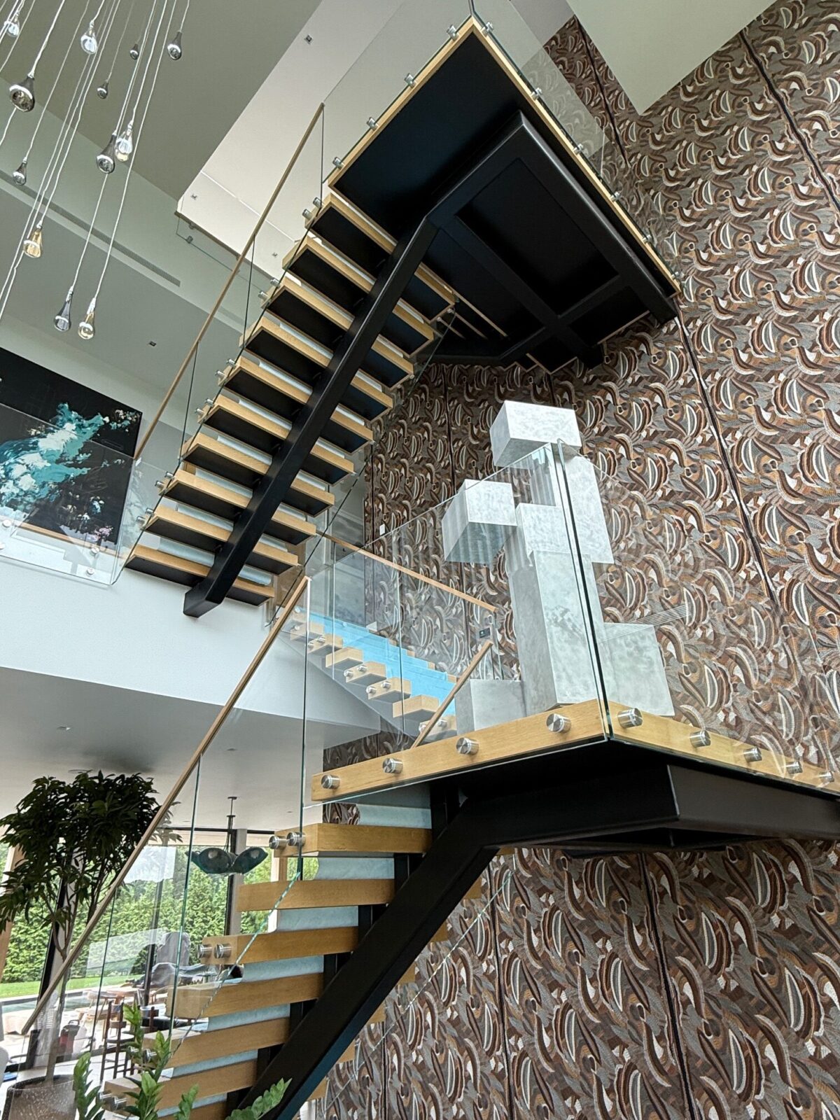 Soaring entry by K.A. Murphy Interiors. STEVEN STOLMAN