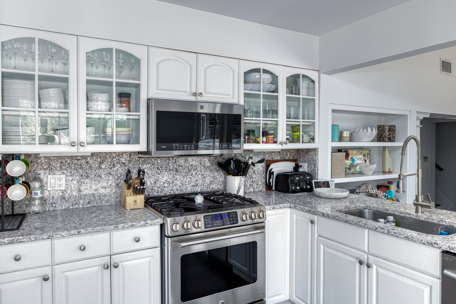 Chapter renovated a Bridgehampton residence with a quick turnaround to ready it for the summer rental season.  COURTESY CHAPTER