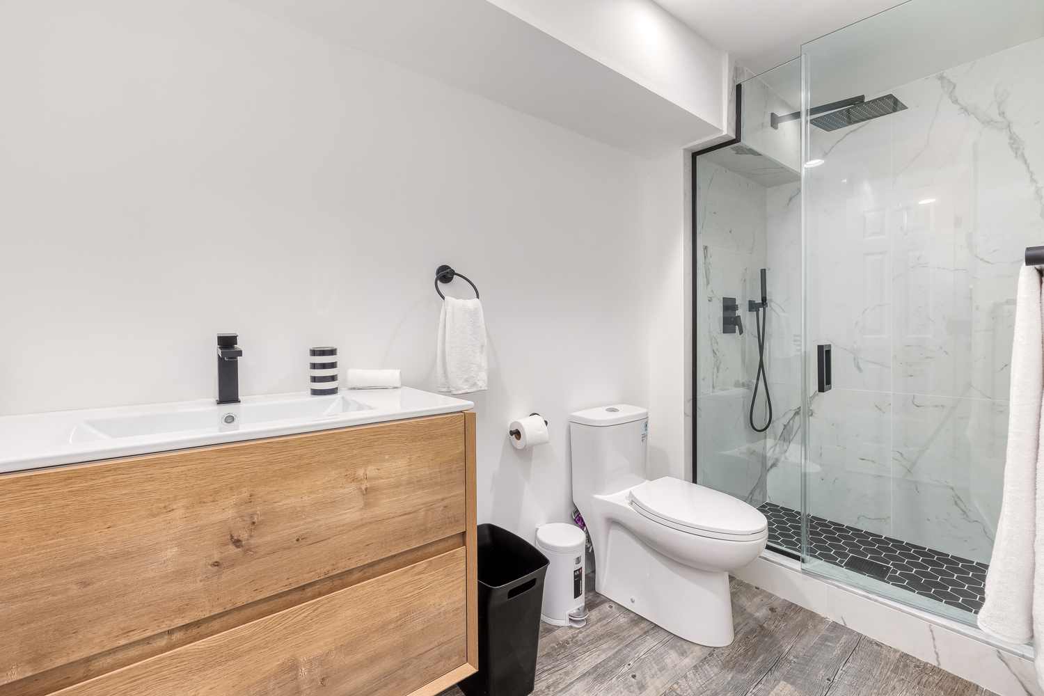 Chapter renovated a Bridgehampton residence with a quick turnaround to ready it for the summer rental season.  COURTESY CHAPTER
