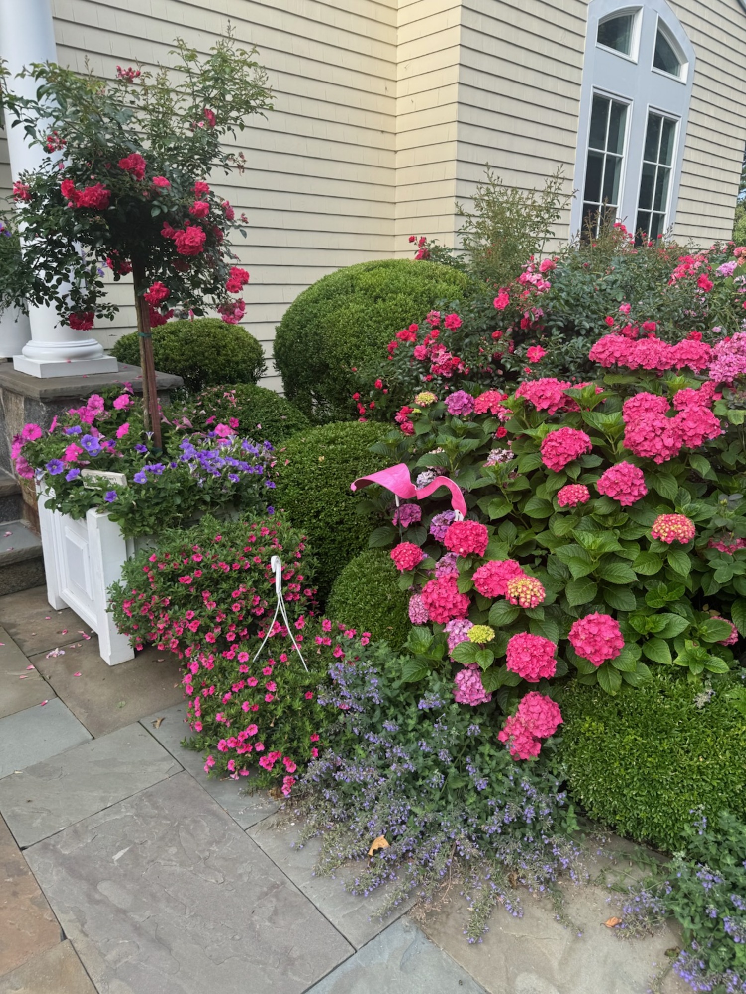 NancyJane and Jeff Loewy’s garden in Southampton.  COURTESY NANCYJANE LOEWY