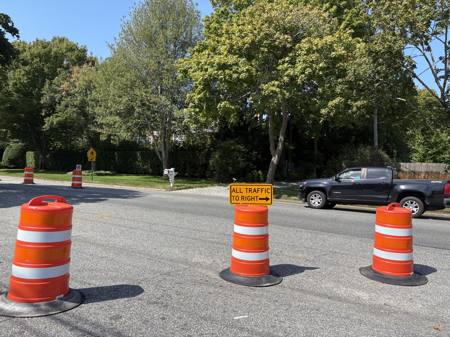 The traffic woes in Southampton Village have continued, and so have the efforts and divided opinions on how to mitigate cut through traffic in residential areas. At temporary stoplight at Halsey Neck Lane was rendered a failure, and is no longer in use. CAILIN RILEY PHOTOS