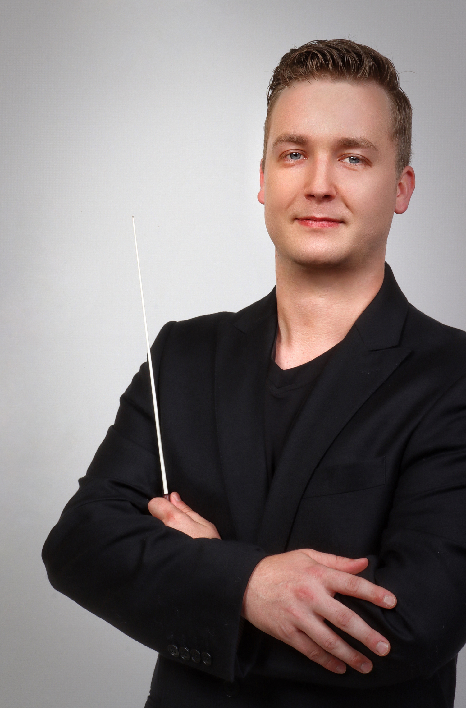 Associate Conductor Logan Souther. COURTESY THE HAMPTONS FESTIVAL OF MUSIC