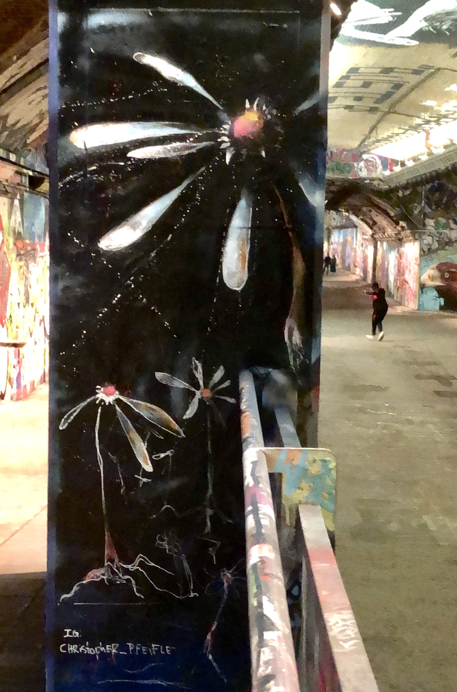 In a mural, Christopher Pfeifle brought Montauk daisies to London. COURTESY CHRISTOPHER PFEIFLE