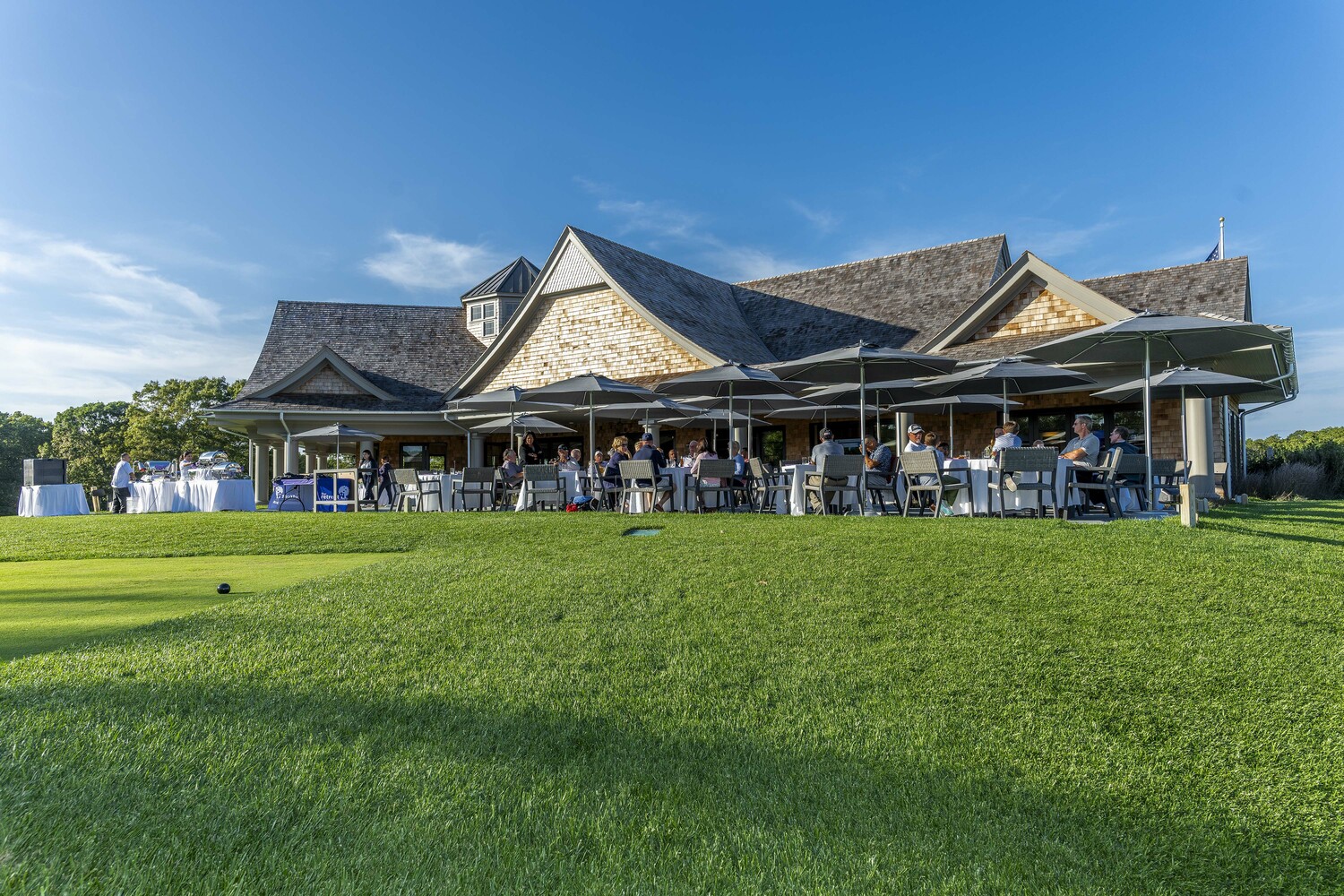 Players and guests dined on the back patio at the Noyac Golf Club following a beautiful day on the course at The Retreat’s Annual Golf Outing on September 22. The event raised more than $100,000, which will go to supporting survivors of domestic abuse, sexual assault and human trafficking.  JIM LENNON