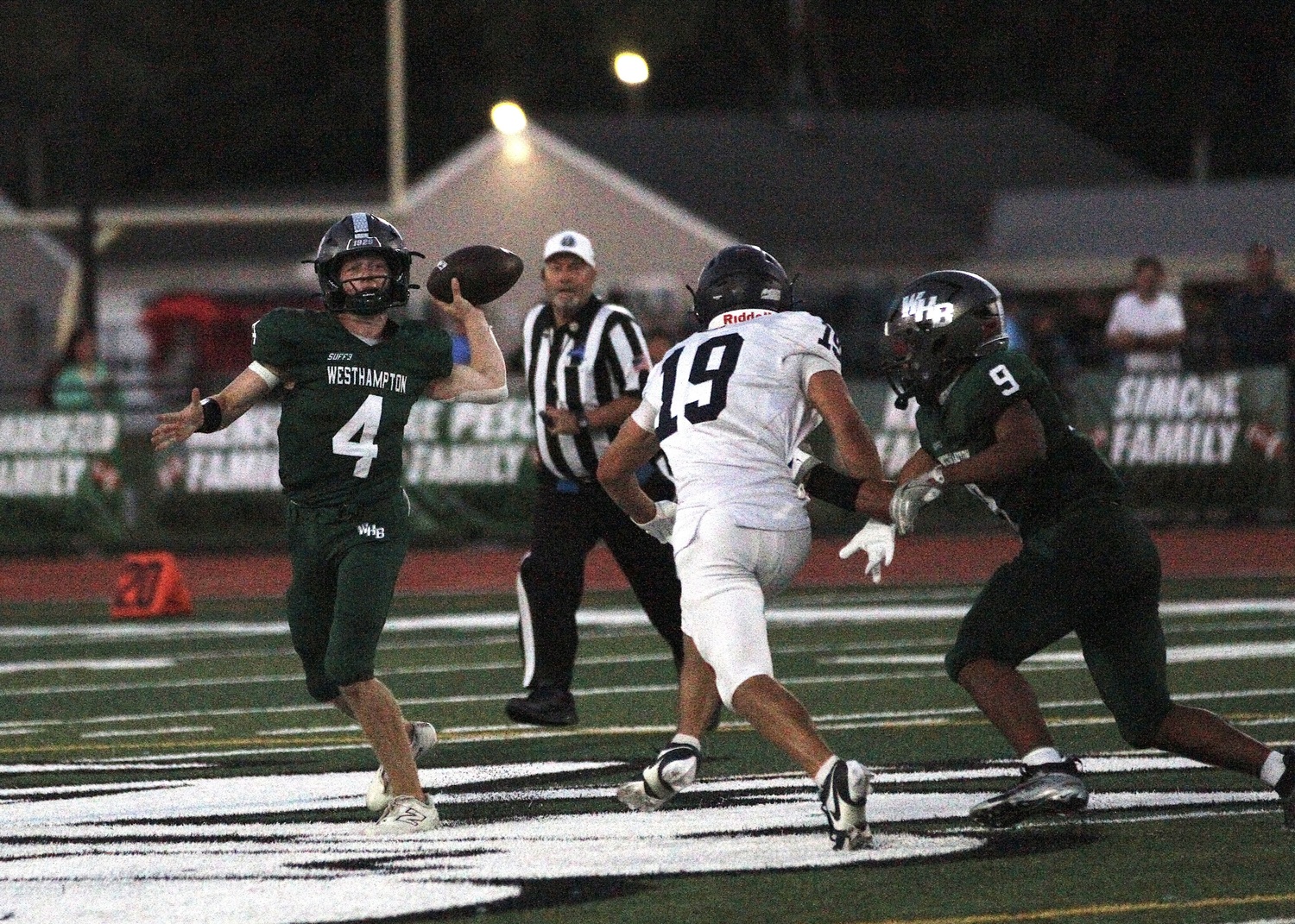 Junior quarterback Jake Calloway winds up for a pass. DESIRÉE KEEGAN