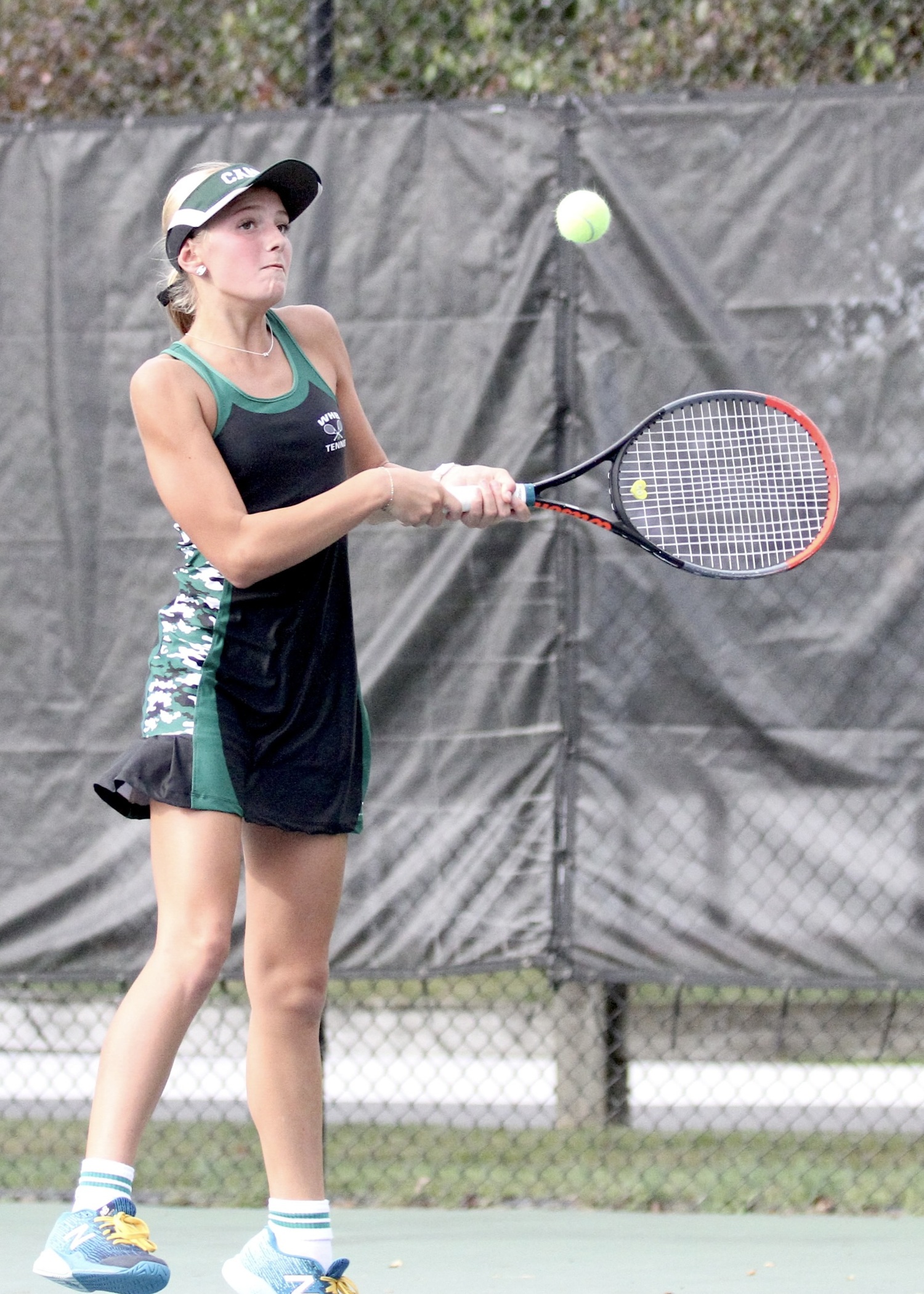 Seventh-grader Riley Magner waits for the ball. DESIRÉE KEEGAN