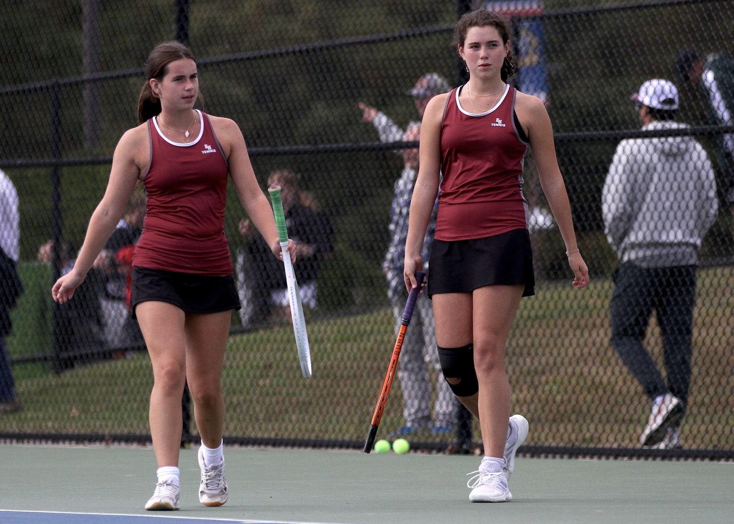 Senior Colleen McKee and junior Ella Menu. DESIRÉE KEEGAN