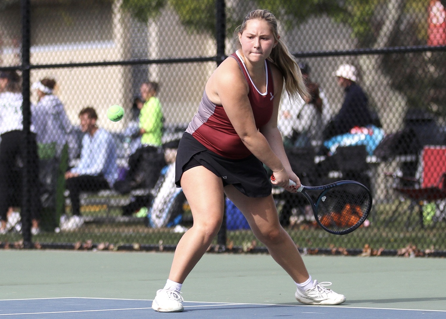 East Hampton junior Ava Mintz keeps her eyes on the ball. DESIRÉE KEEGAN