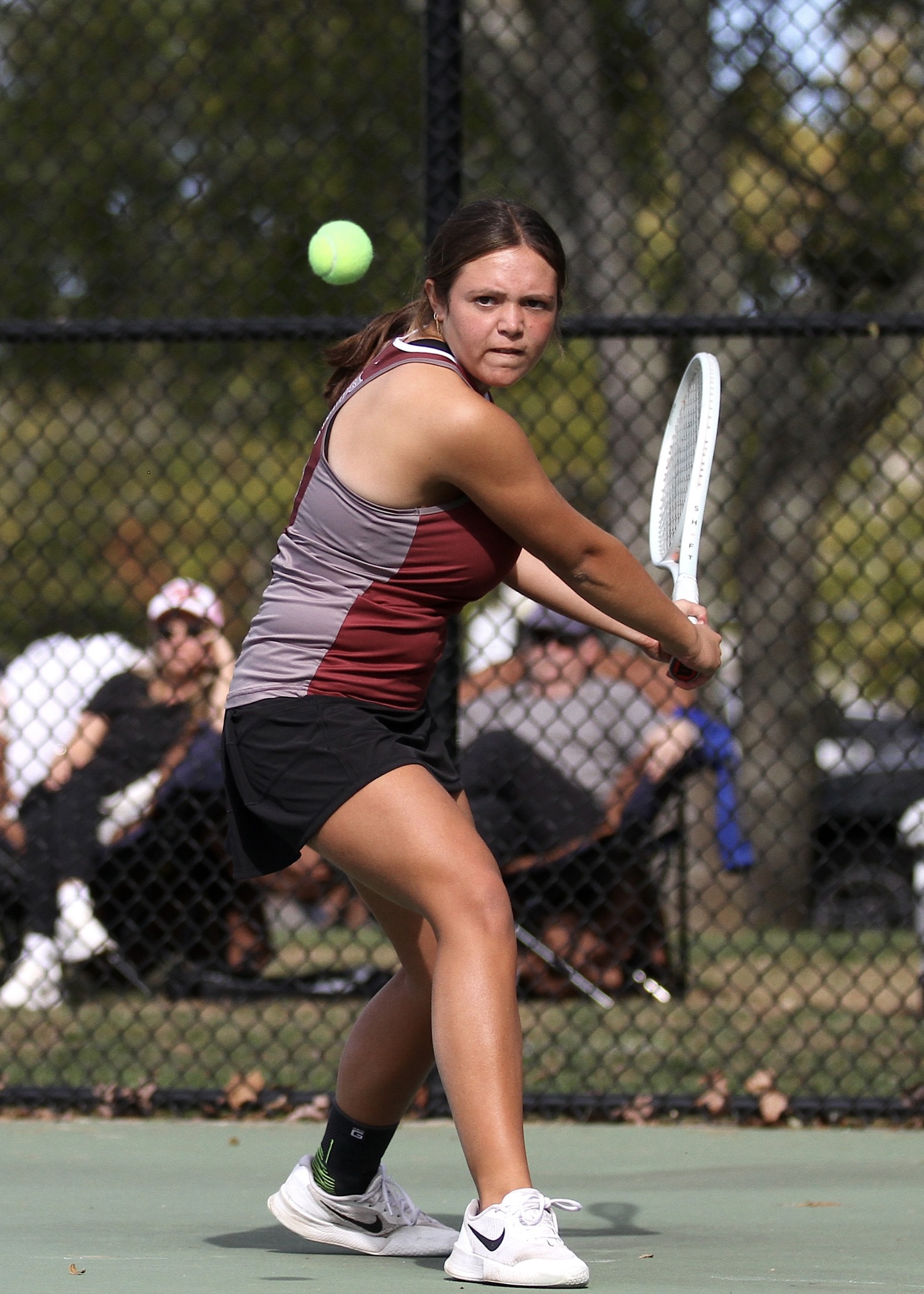 East Hampton freshman Fallon Centalonza keeps her eyes on the ball. DESIRÉE KEEGAN