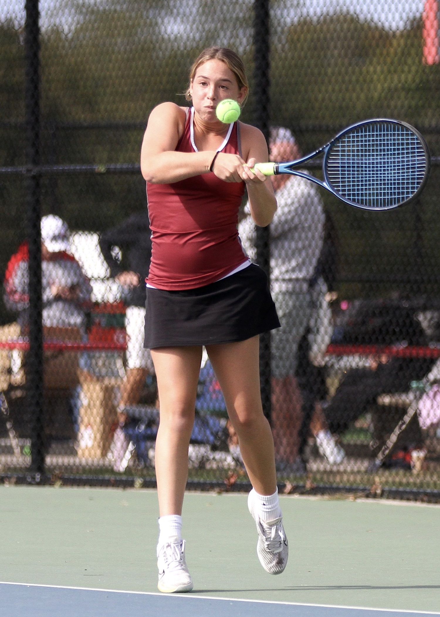 East Hampton senior Hailey Rigby keeps the rally going. DESIRÉE KEEGAN