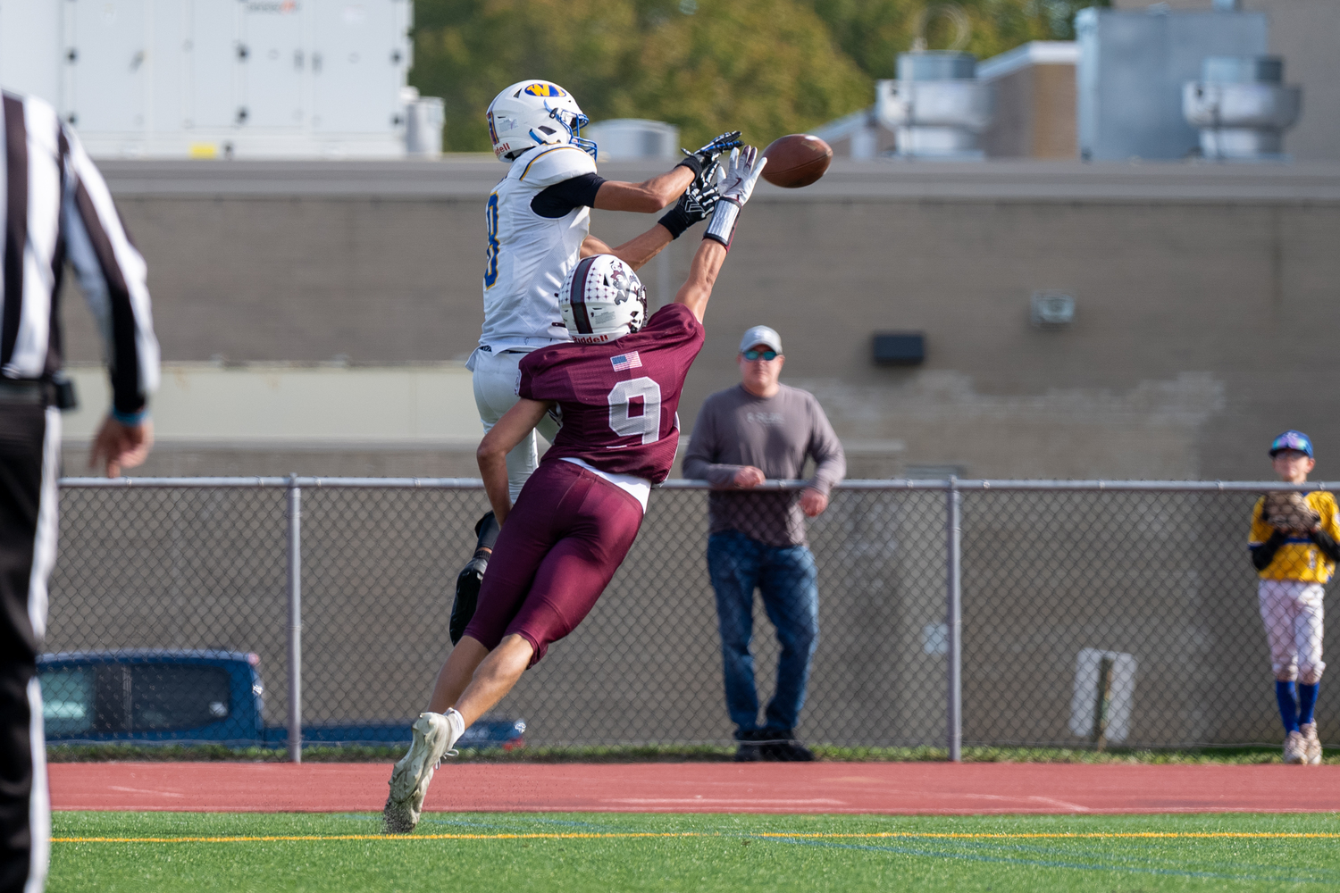 Bonacker Charlie Stern defends a pass.  RON ESPOSITO
