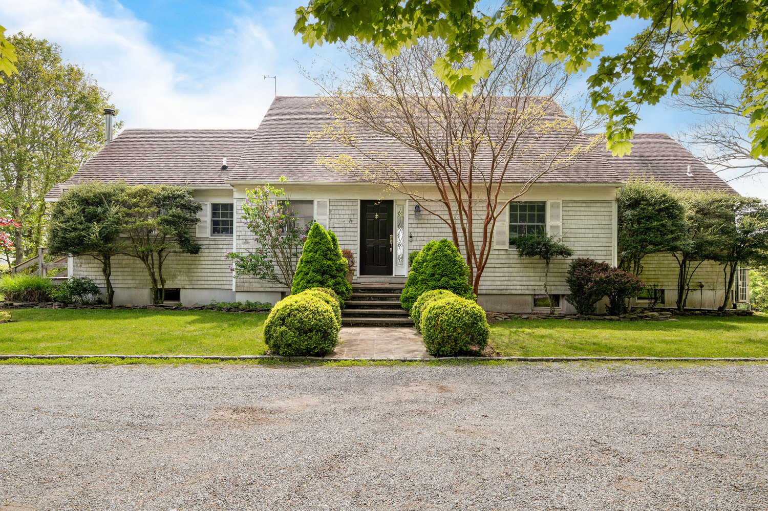 Outside Esha Soni’s Montauk home. DOUGLAS ELLIMAN