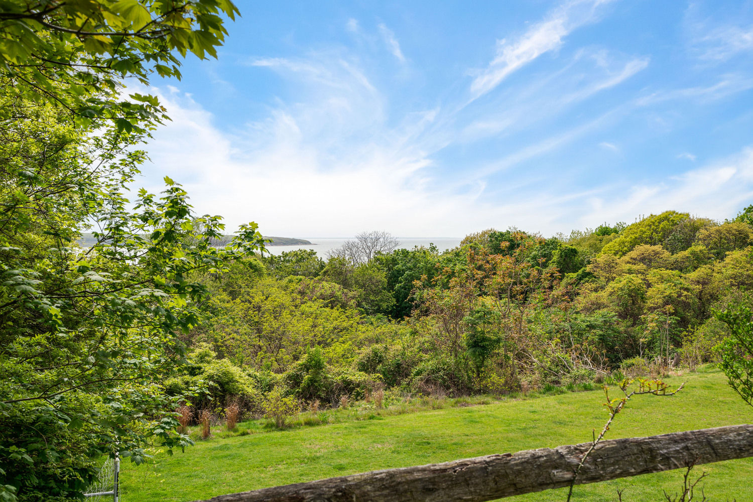 Outside Esha Soni’s Montauk home. DOUGLAS ELLIMAN