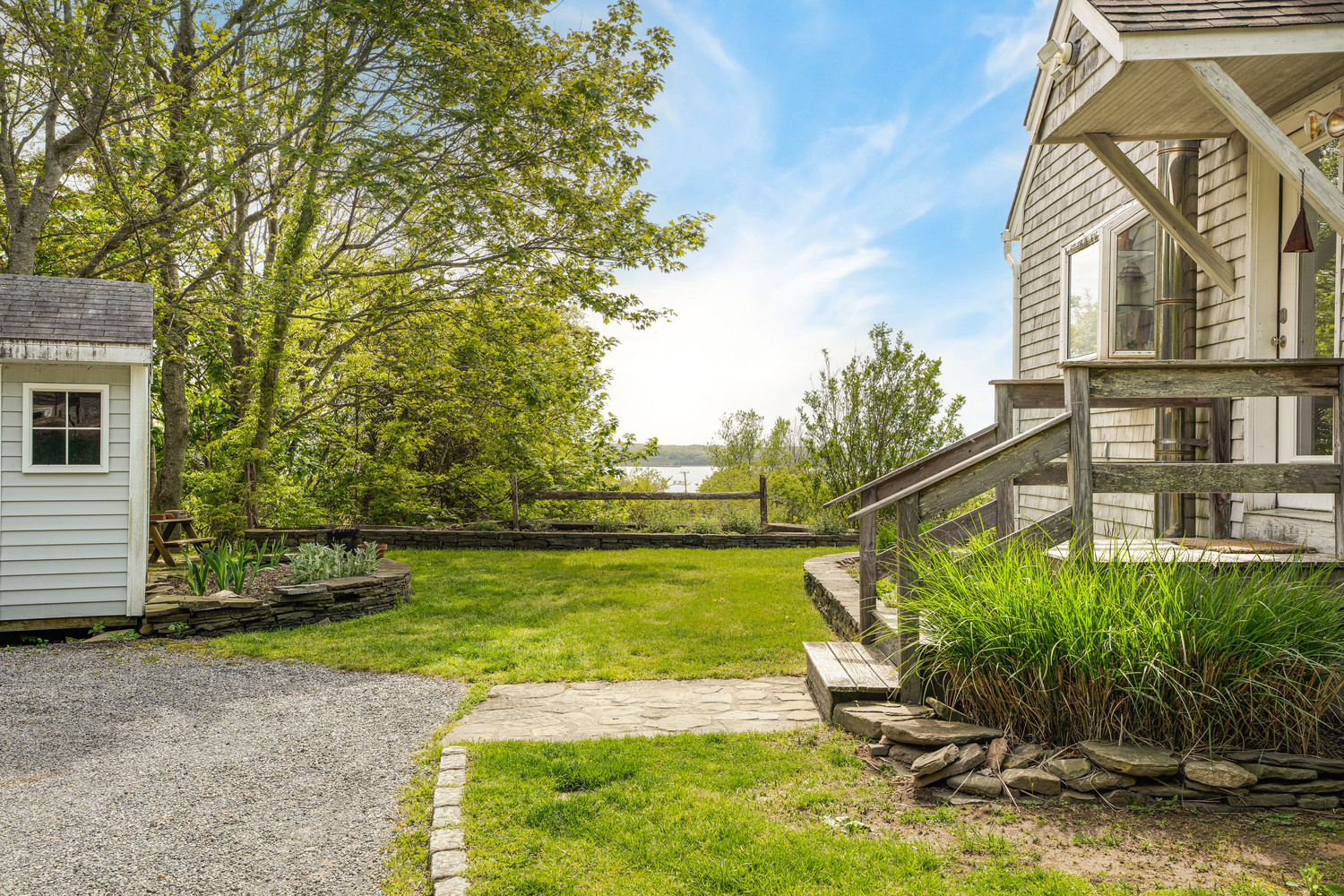 Outside Esha Soni’s Montauk home. DOUGLAS ELLIMAN
