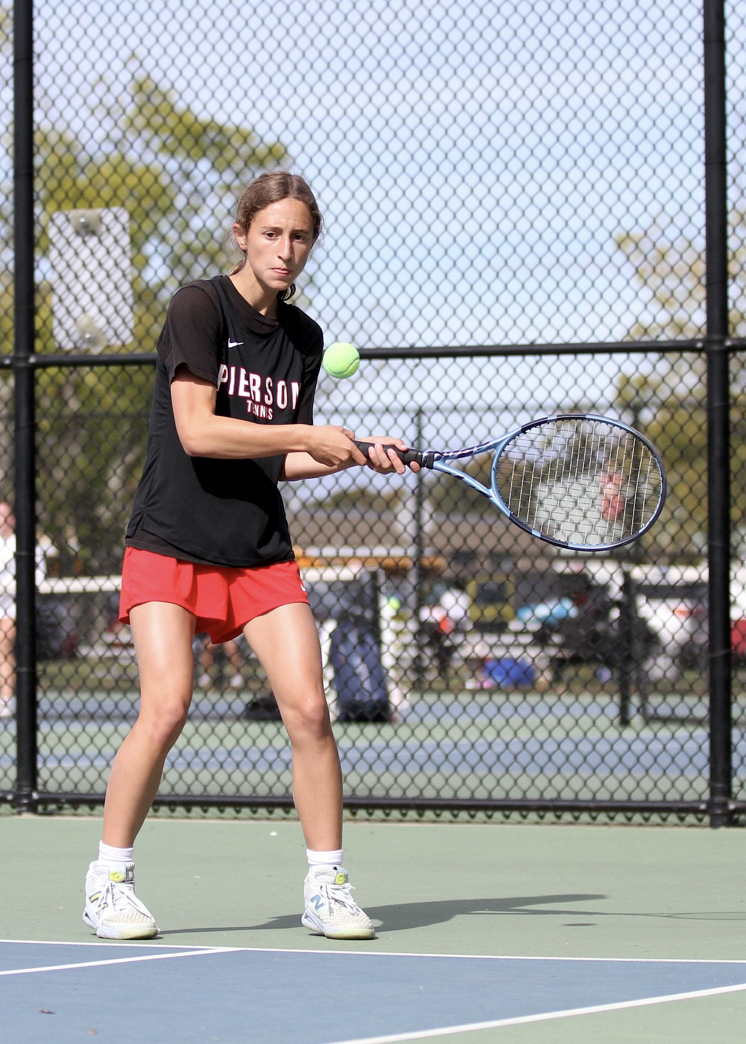Pierson sophomore Molly Wolfson returns a serve. DESIRÉE KEEGAN