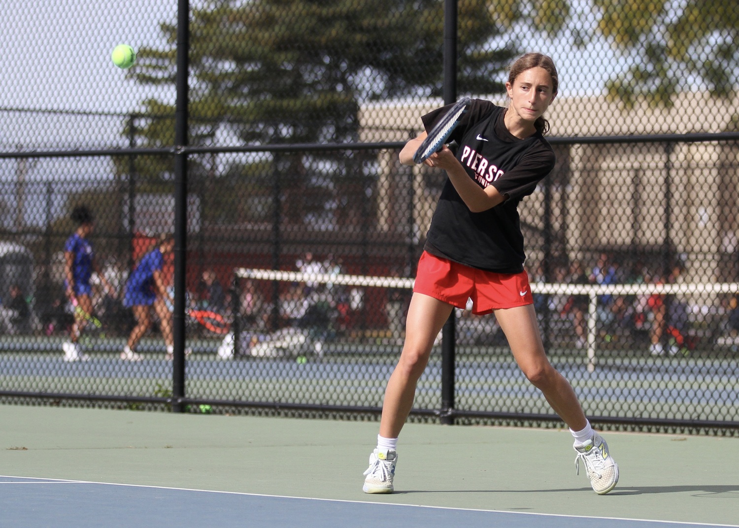 Pierson sophomore Molly Wolfson keeps the rally going. DESIRÉE KEEGAN