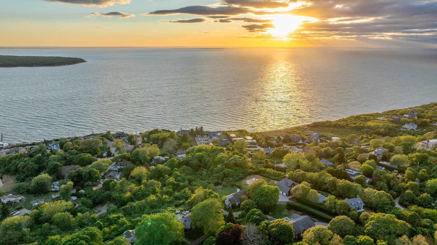 The sun sets on Esha Soni’s Montauk home. DOUGLAS ELLIMAN