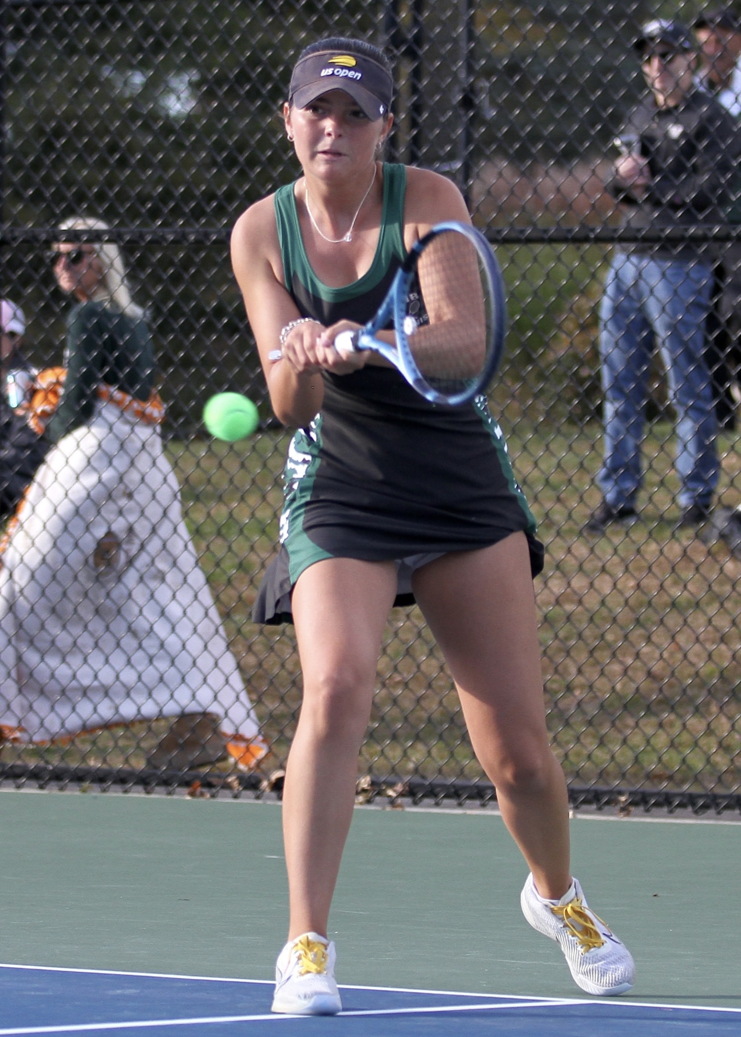 Westhampton Beach senior Ana Way keeps the rally going. DESIRÉE KEEGAN