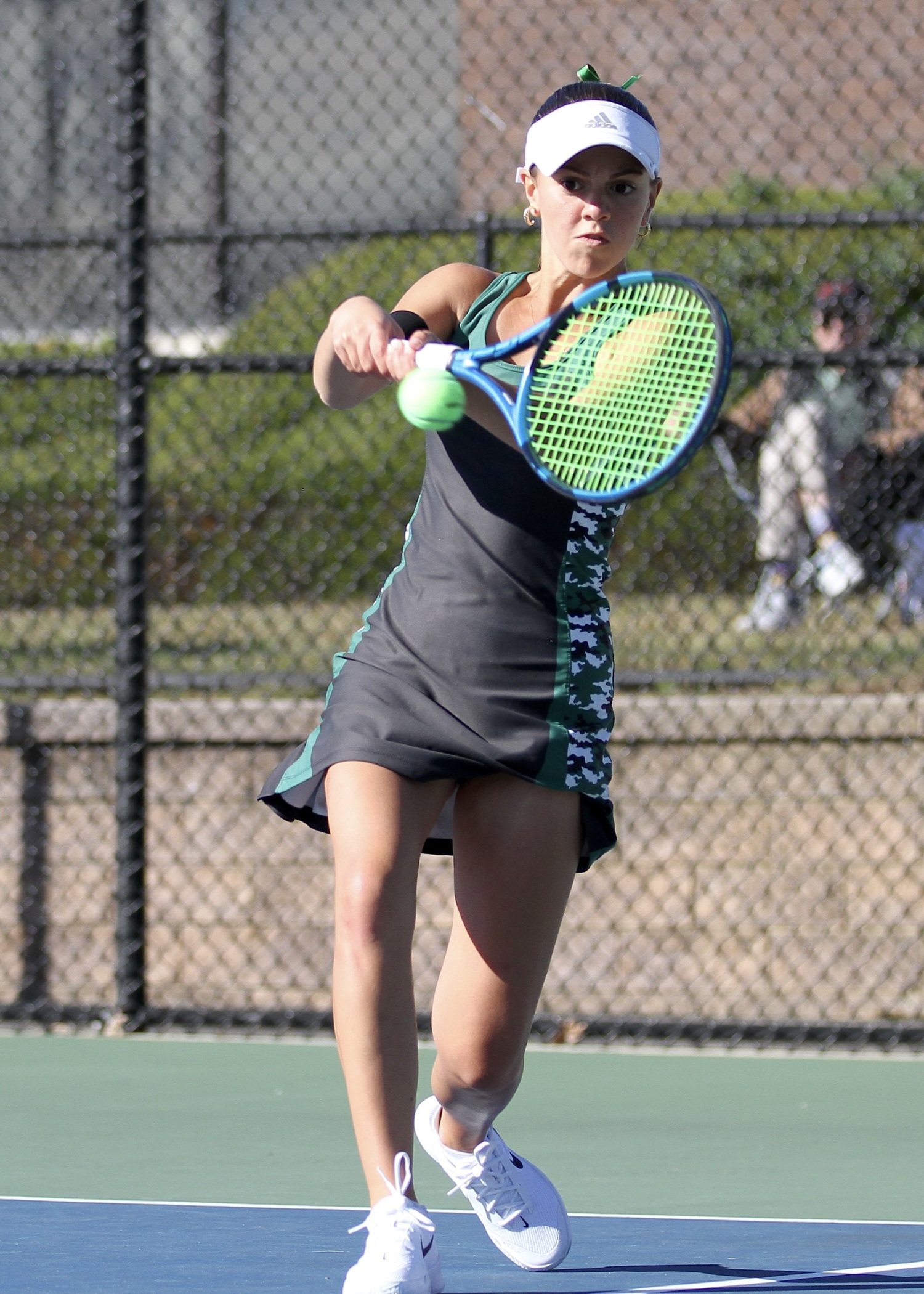 Westhampton Beach freshman Gabriela Arango returns a serve. DESIRÉE KEEGAN