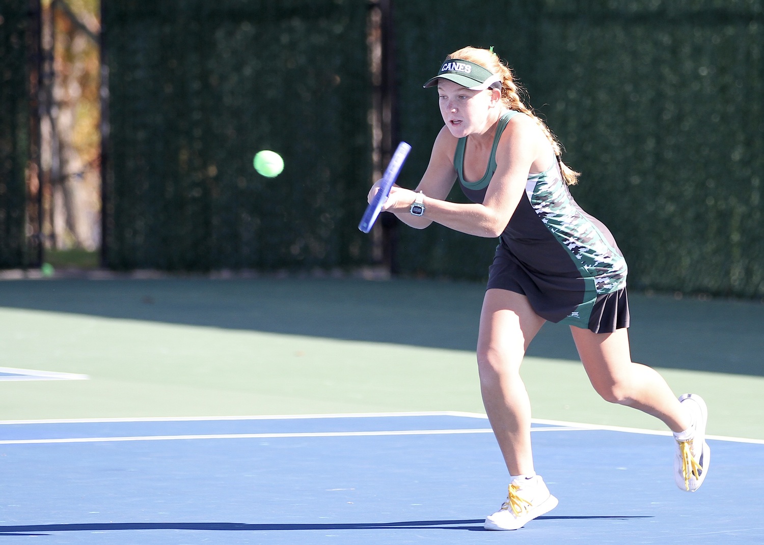 Westhampton Beach sophomore Grace Hart comes in to keep the rally going. DESIRÉE KEEGAN