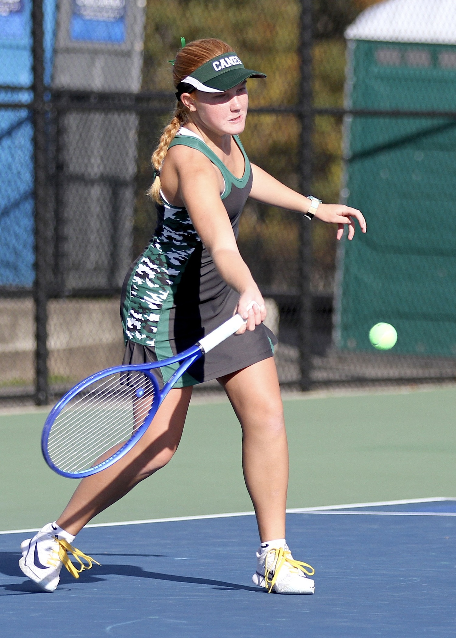 Westhampton Beach sophomore Grace Hart returns the ball. DESIRÉE KEEGAN