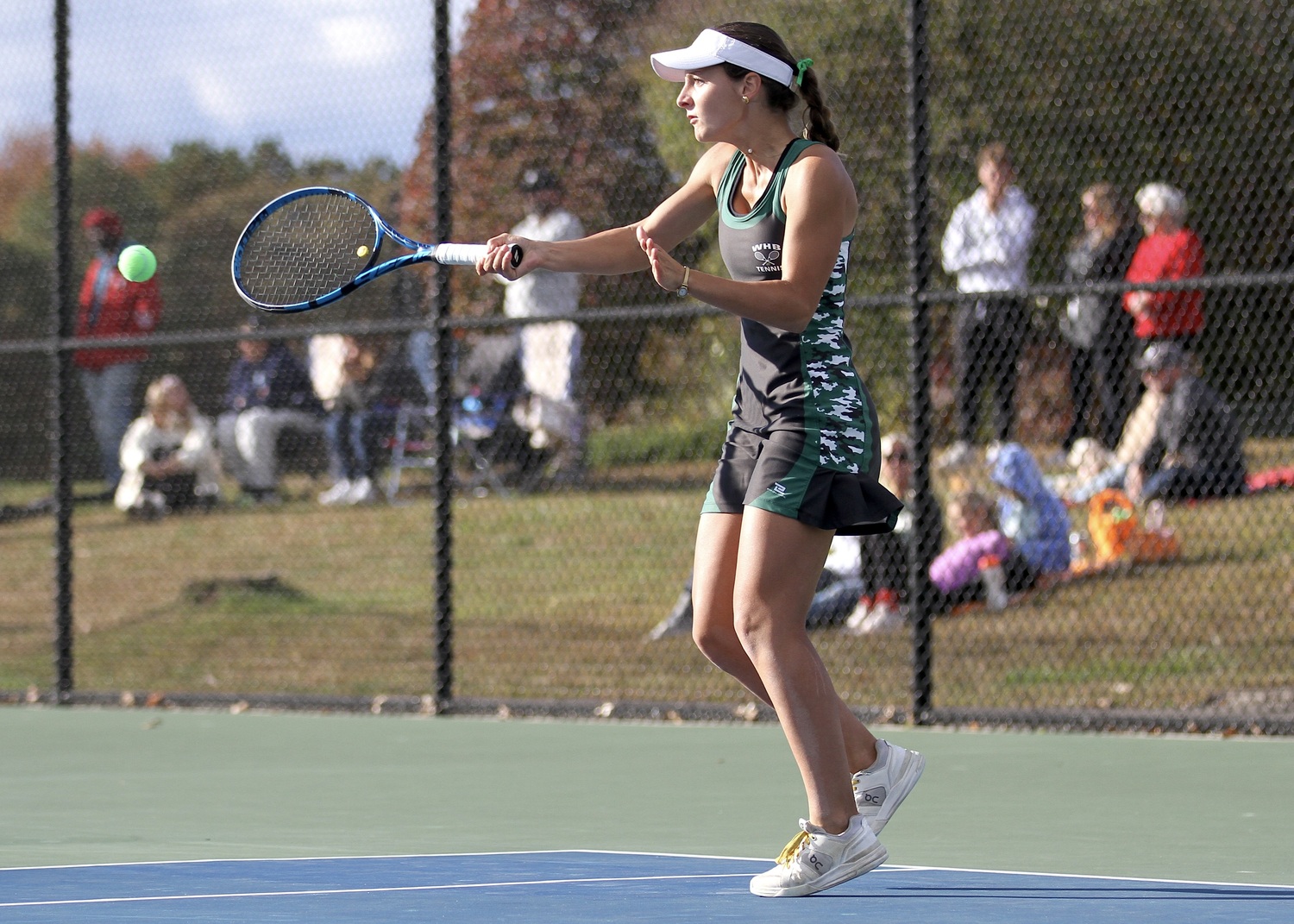 Westhampton Beach junior Zoë Grellet-Aumont returns a serve. DESIRÉE KEEGAN