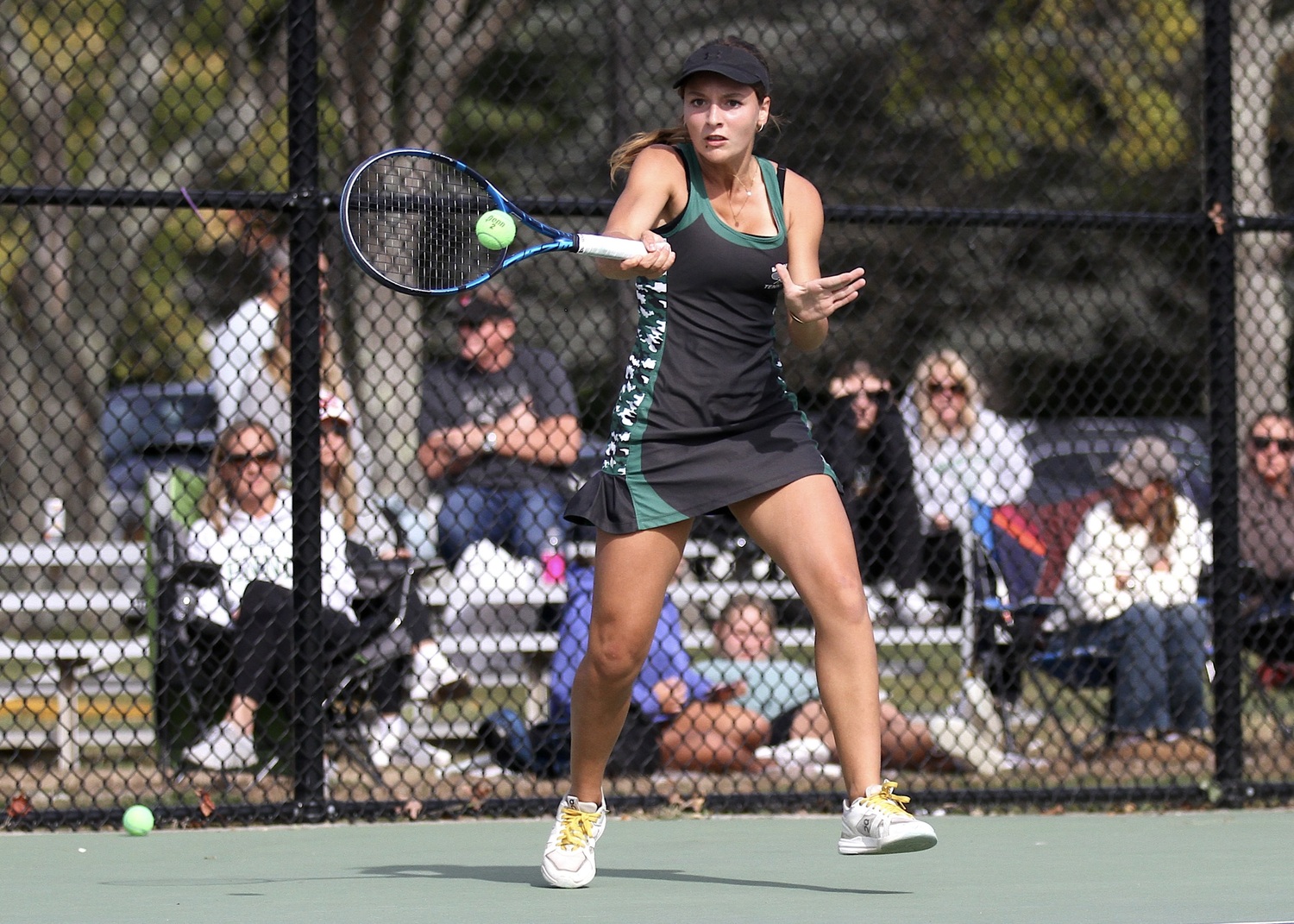 Westhampton Beach junior Zoë Grellet-Aumont returns a serve. DESIRÉE KEEGAN