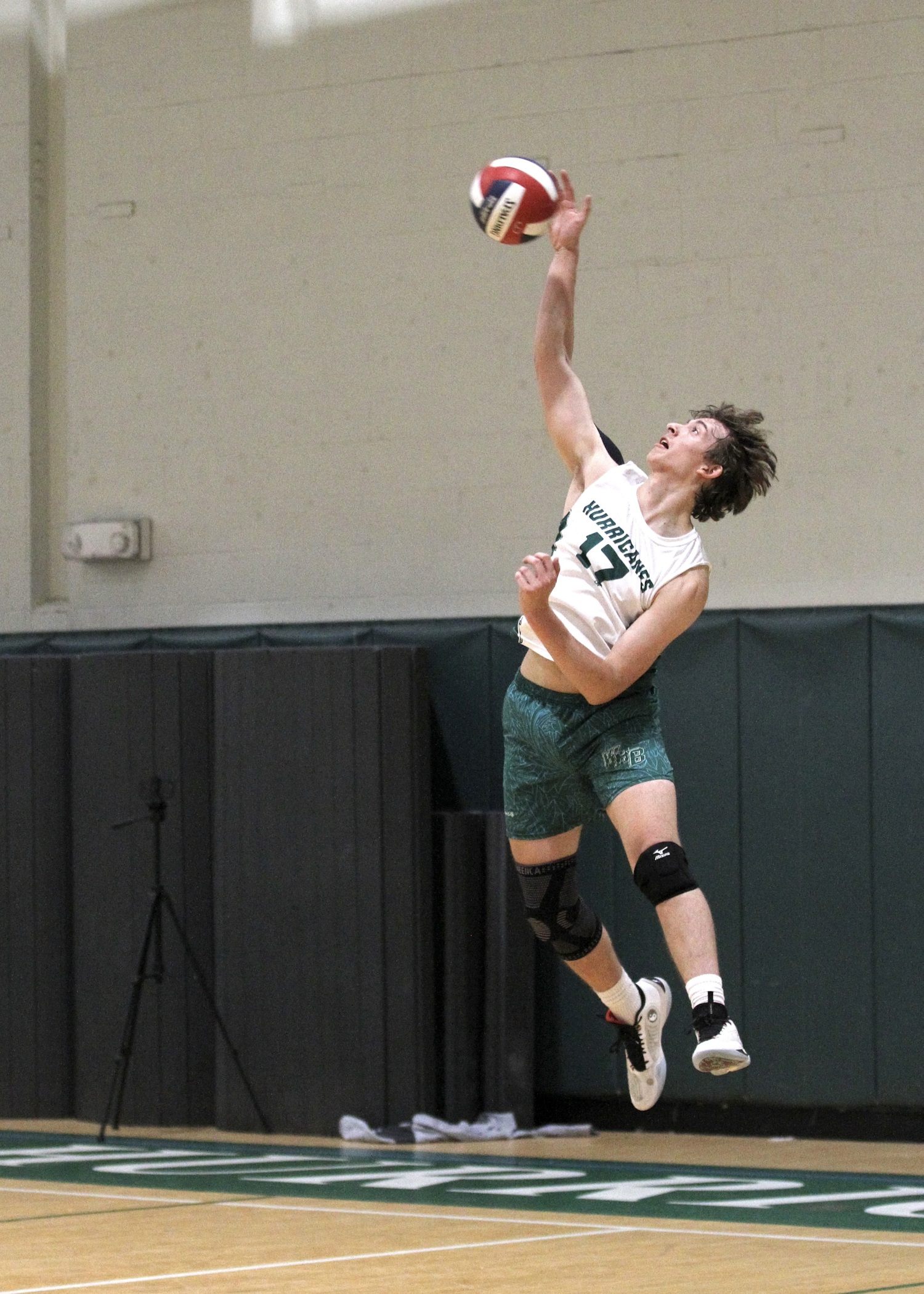 Westhampton Beach senior outside hitter Thomas Livia serves. DESIRÉE KEEGAN