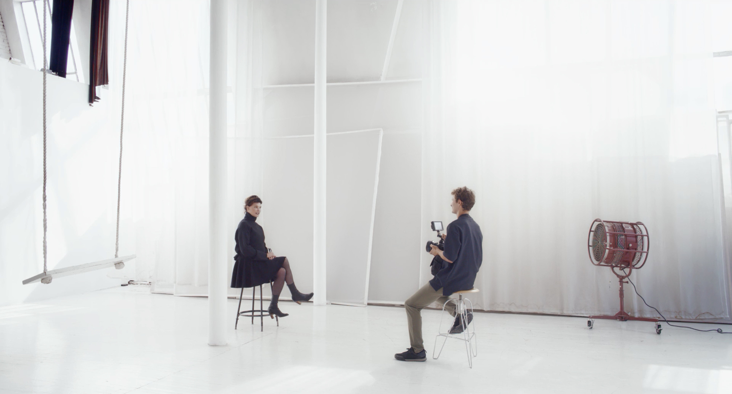 Filmmaker Warren Elgort interviewing model Linda Evangelista who worked with his fashion photographer father Arthur Elgort in the late 1980s and early 1990s. WARREN ELGORT/