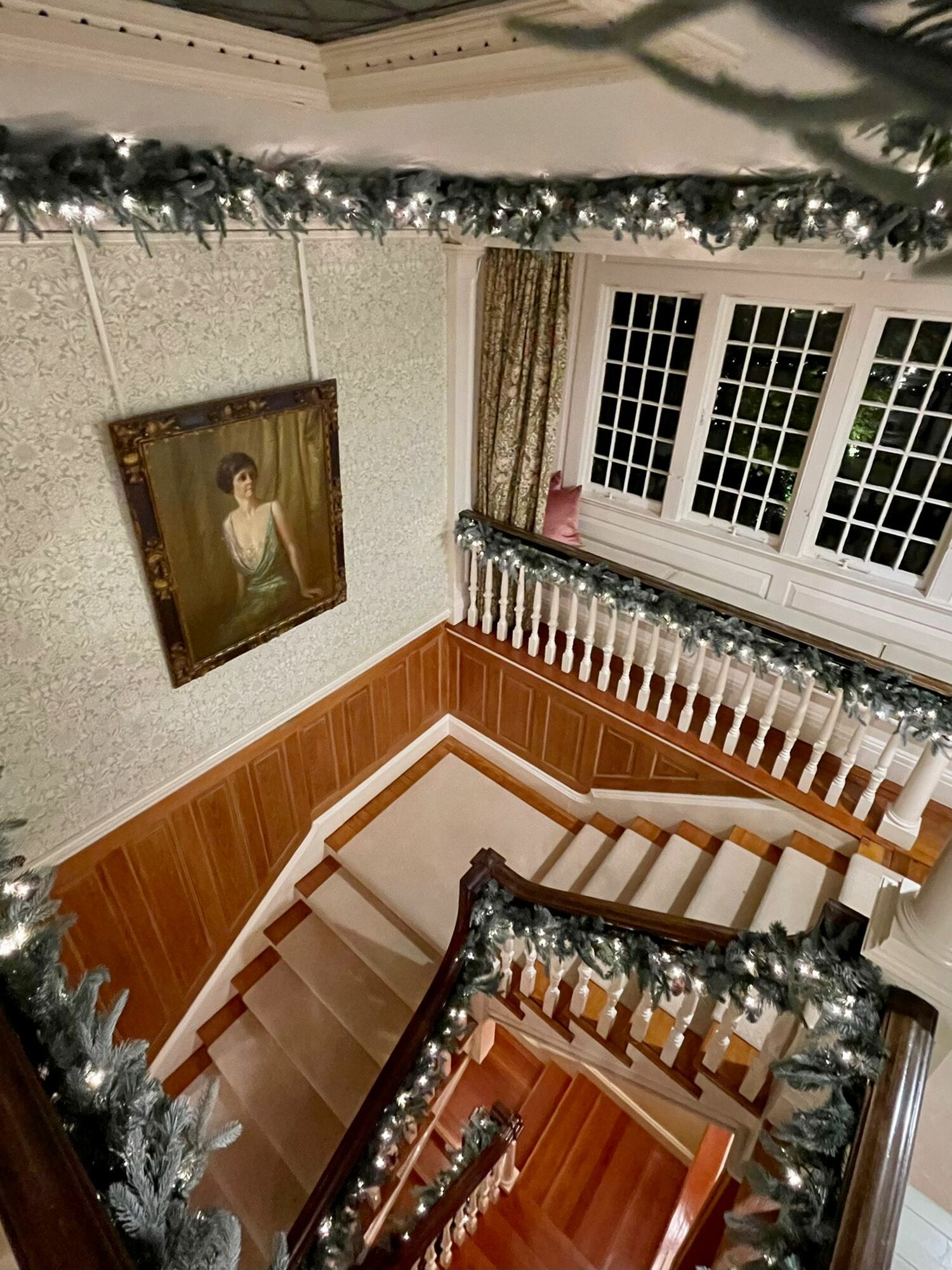 The interior of the Baker House 1650, dressed up for the holidays.
