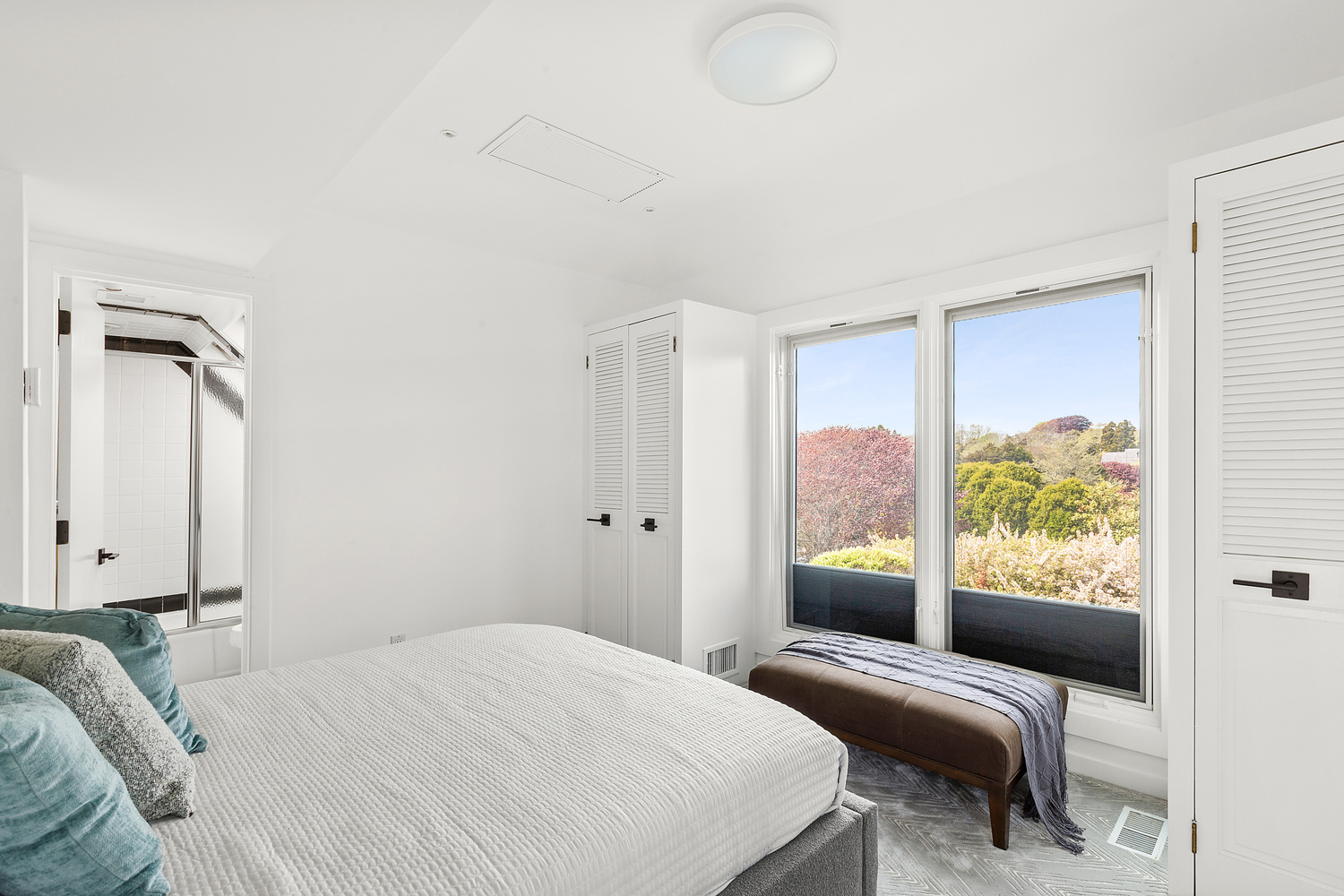 Inside 33 Lily Pond Lane in East Hampton. COURTESY DOUGLAS ELLIMAN