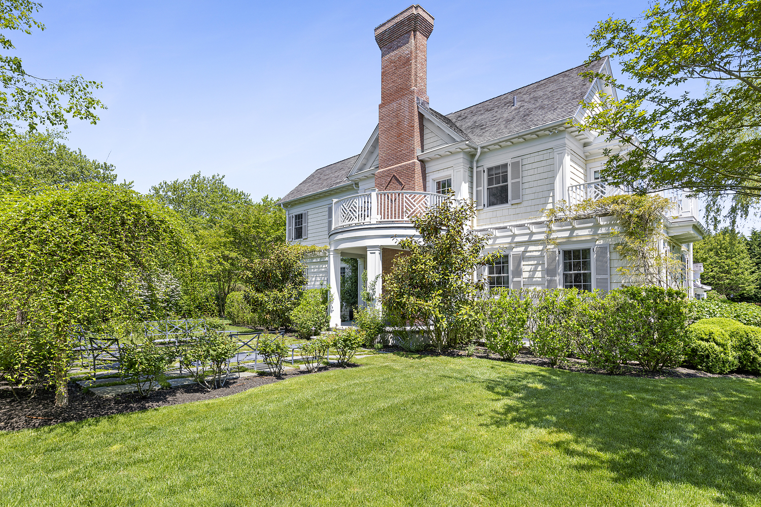 540 Halsey Neck Lane in Southampton recently sold for $12.4 million. RISE MEDIA