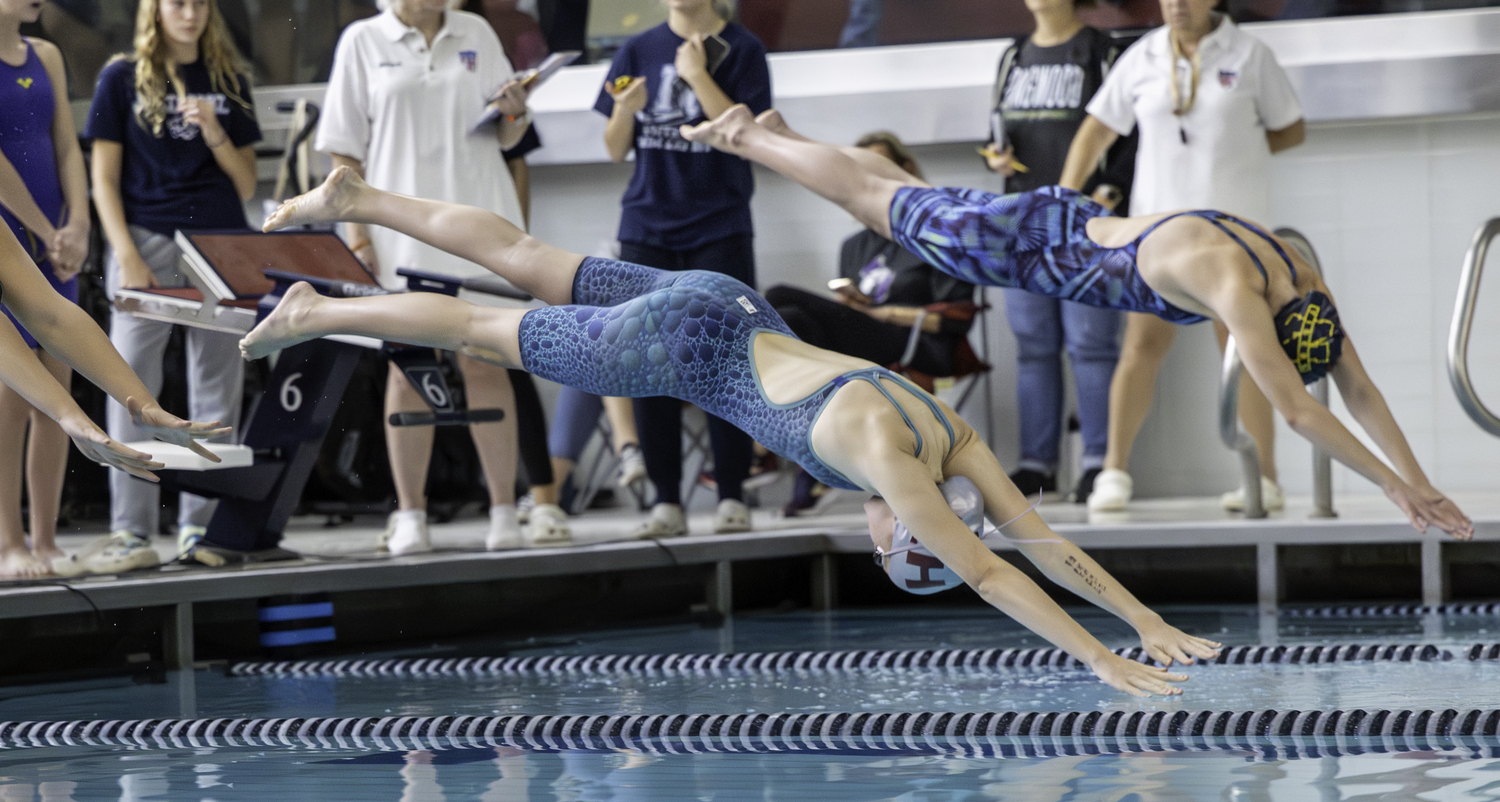 Sydney Powers leads off the 200-yard freestyle relay for the Bonacker.  MARIANNE BARNETT