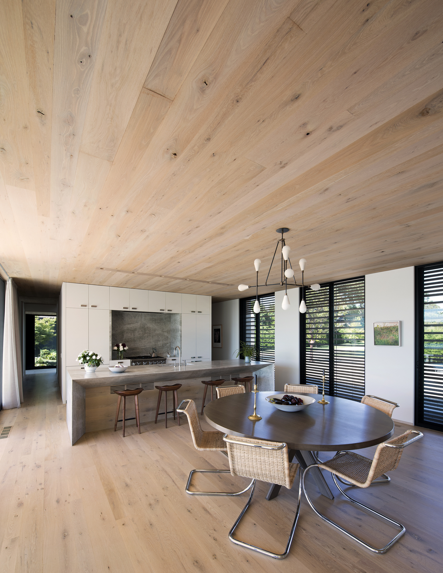 Inside the Georgica Cove home, designed by Bates Masi + Architects. BATES MASI + ARCHITECTS
