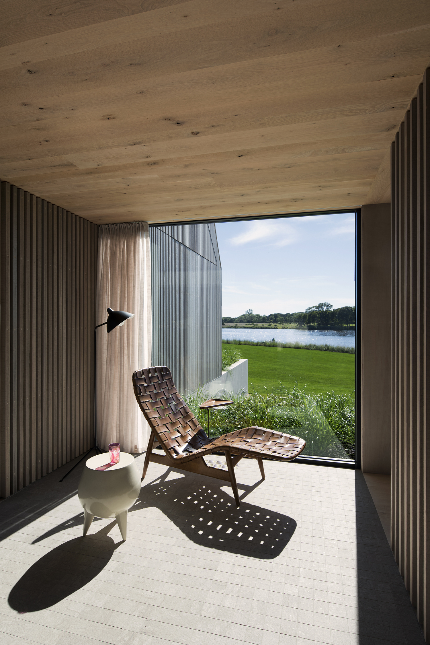 Inside the Georgica Cove home, designed by Bates Masi + Architects. BATES MASI + ARCHITECTS