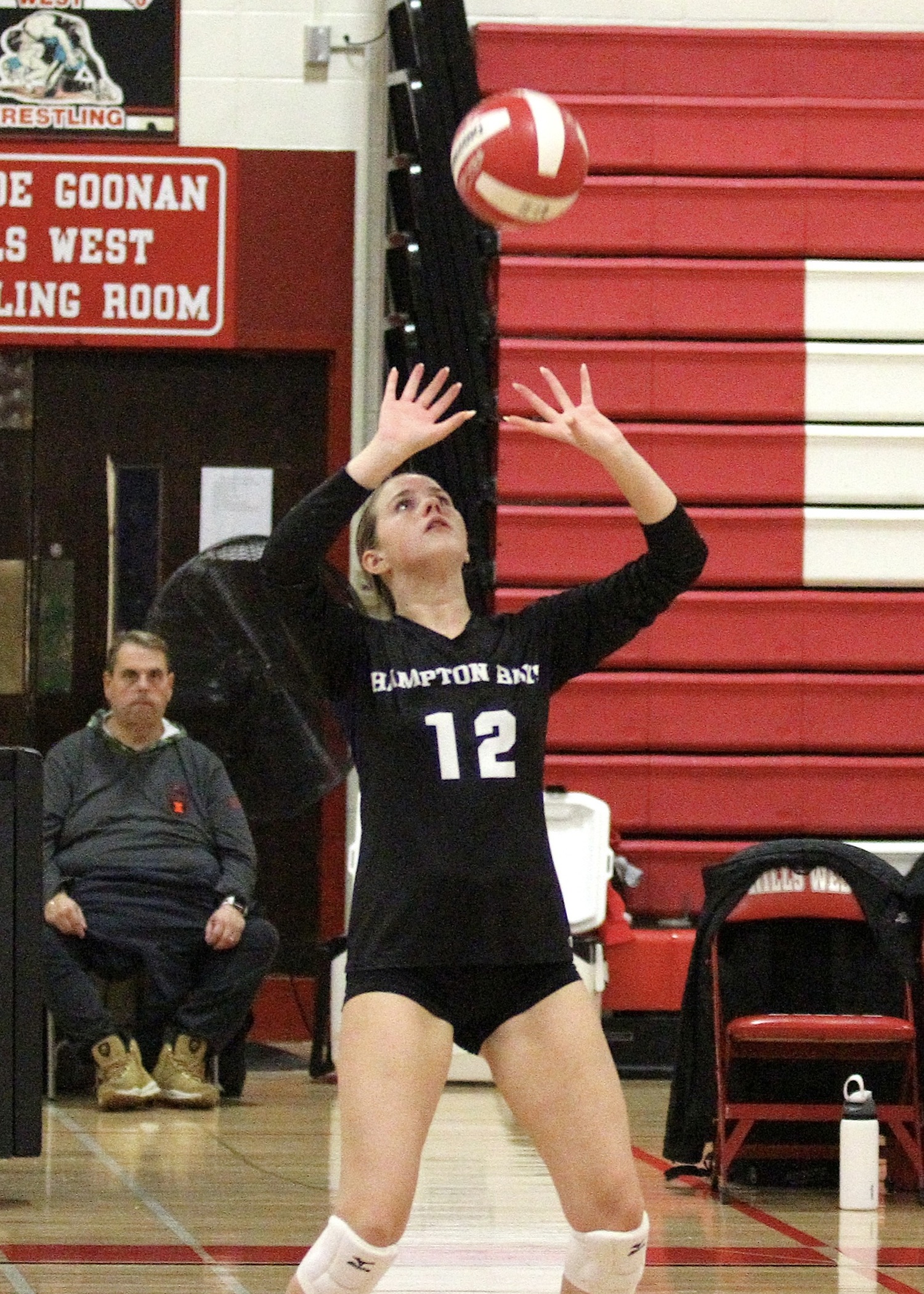 Junior setter Grace Drake sets up a play. DESIRÉE KEEGAN