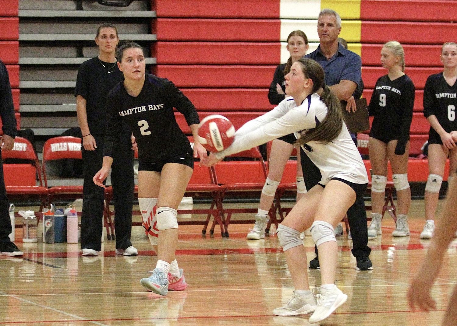 Senior libero Lilly Maffia digs out a serve return. DESIRÉE KEEGAN