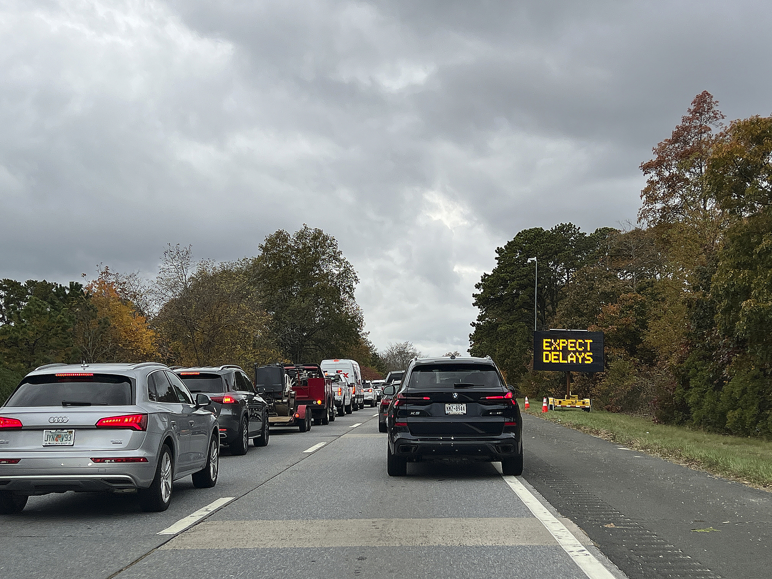 Sunrise Highway westbound traffic on Monday evening. Sunrise Highway west is down to one lane after a heavy rain undermined the bridge over the canal on the far right westbound lane last week.   DANA SHAW