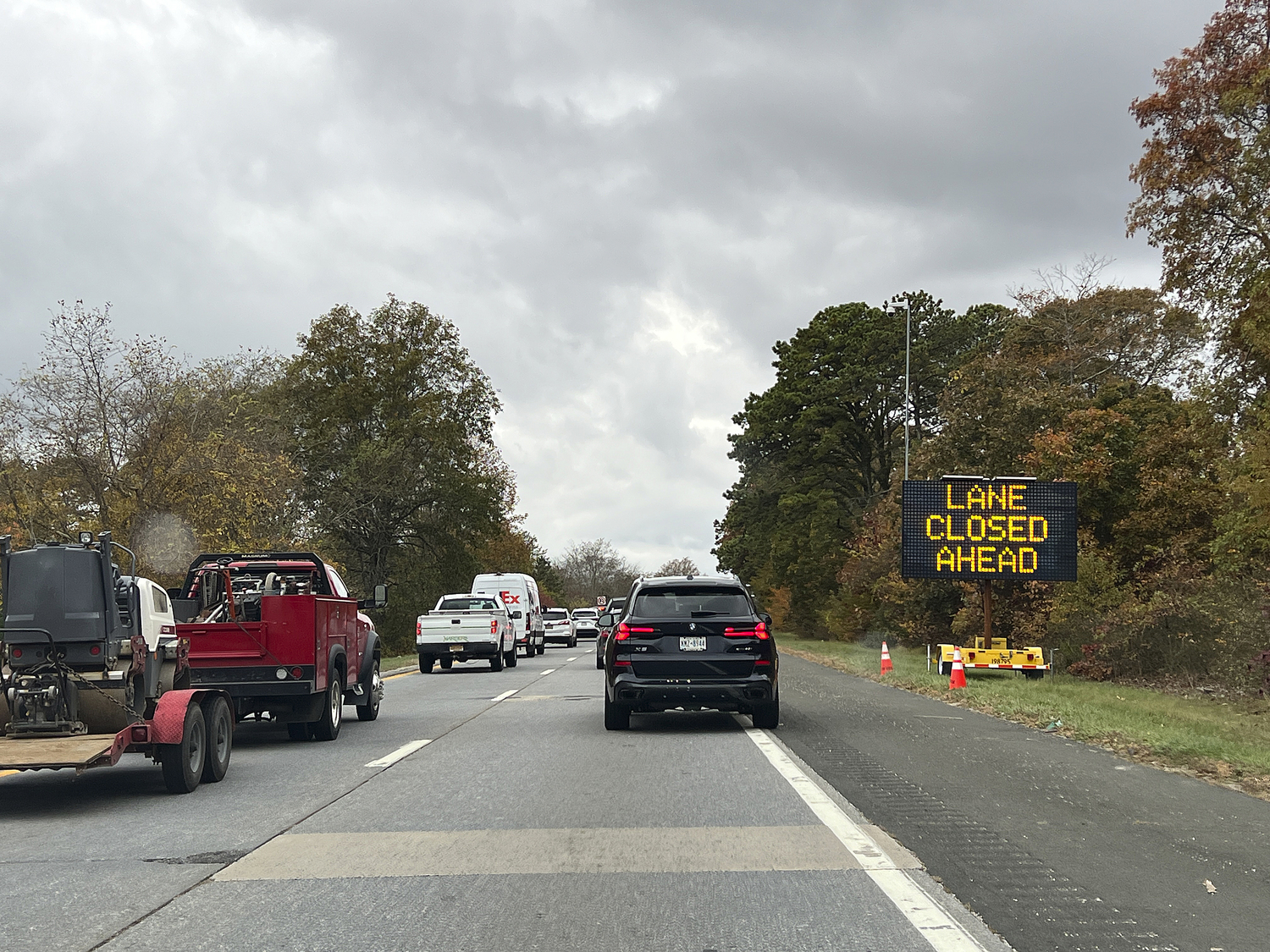 Sunrise Highway westbound traffic on Monday evening. Sunrise Highway west is down to one lane after a heavy rain undermined the bridge over the canal on the far right westbound lane last week.   DANA SHAW