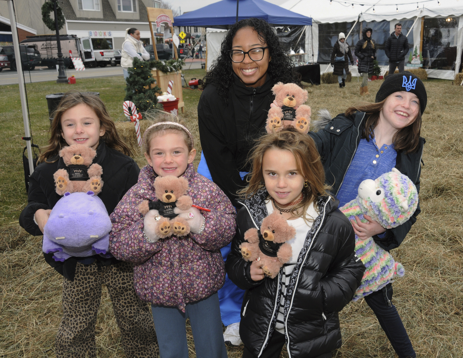 Pennie and Daisy Joeckel with  Broadyn Abdull, Bayloi Benz and Zoey Ostroff at the Montauk Chamber of Commerce 4th Annual 