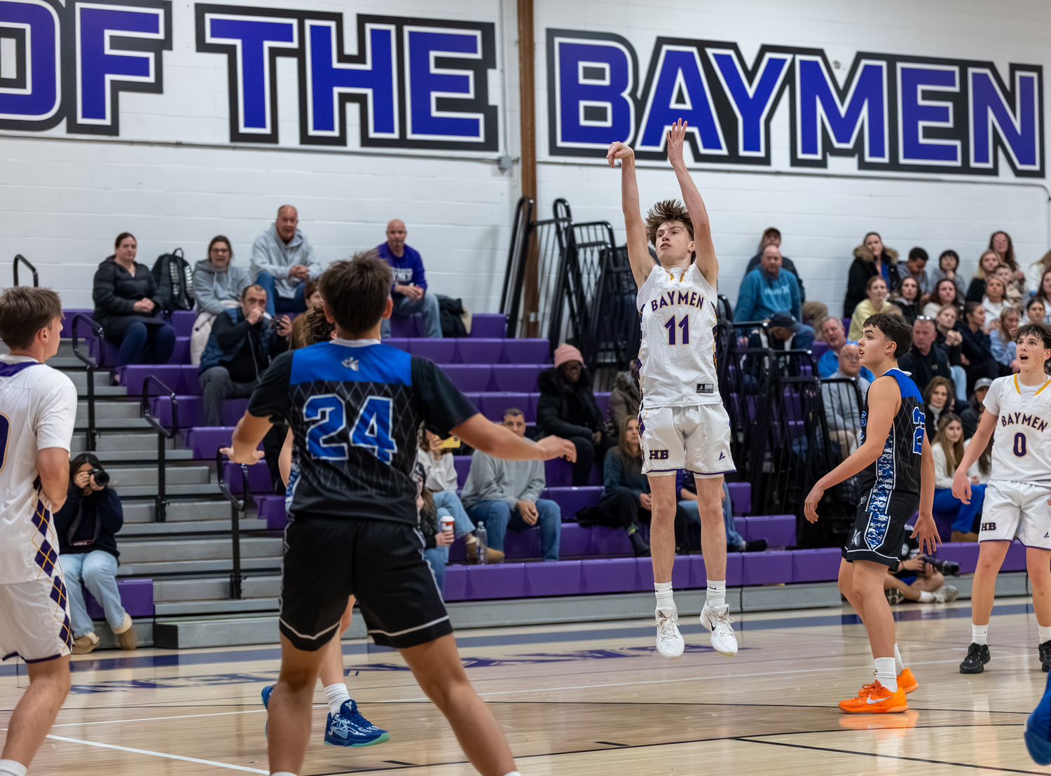 Hampton Bays junior Wayne Meyers shoots.  RON ESPOSITO