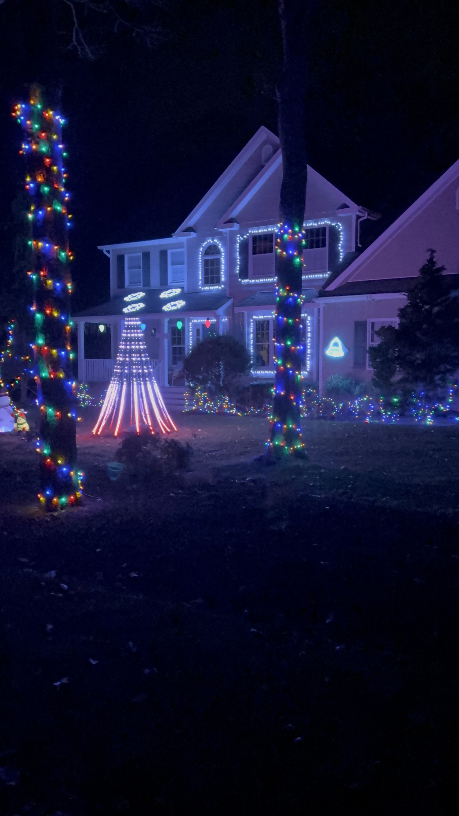 Joseph Commisso set up this intricate lights display with coordinating music at his mother's home in East Quogue. CAILIN RILEY