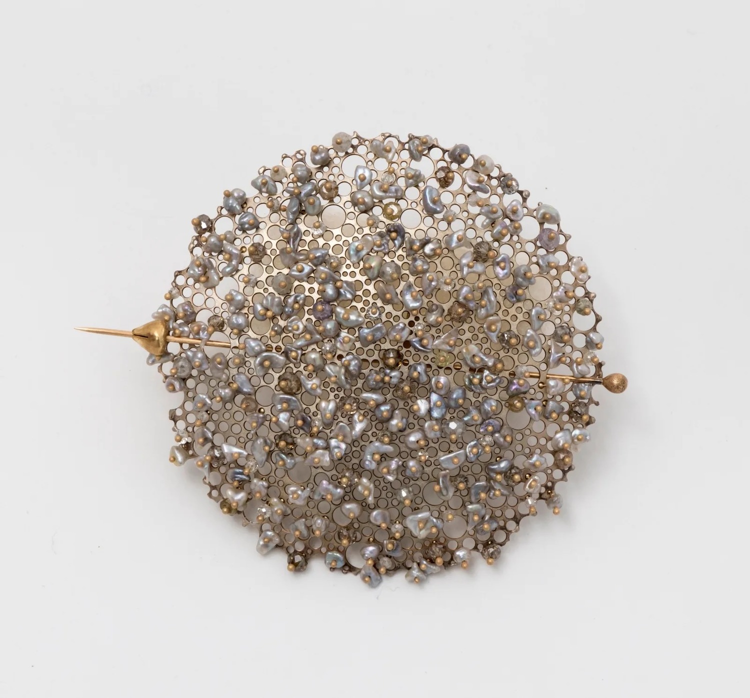 Ted Muehling, “Queen Anne’s Lace Pin, 2025,” is on view at The Drawing Room in East Hampton as a part of its “Points of Light” exhibition.